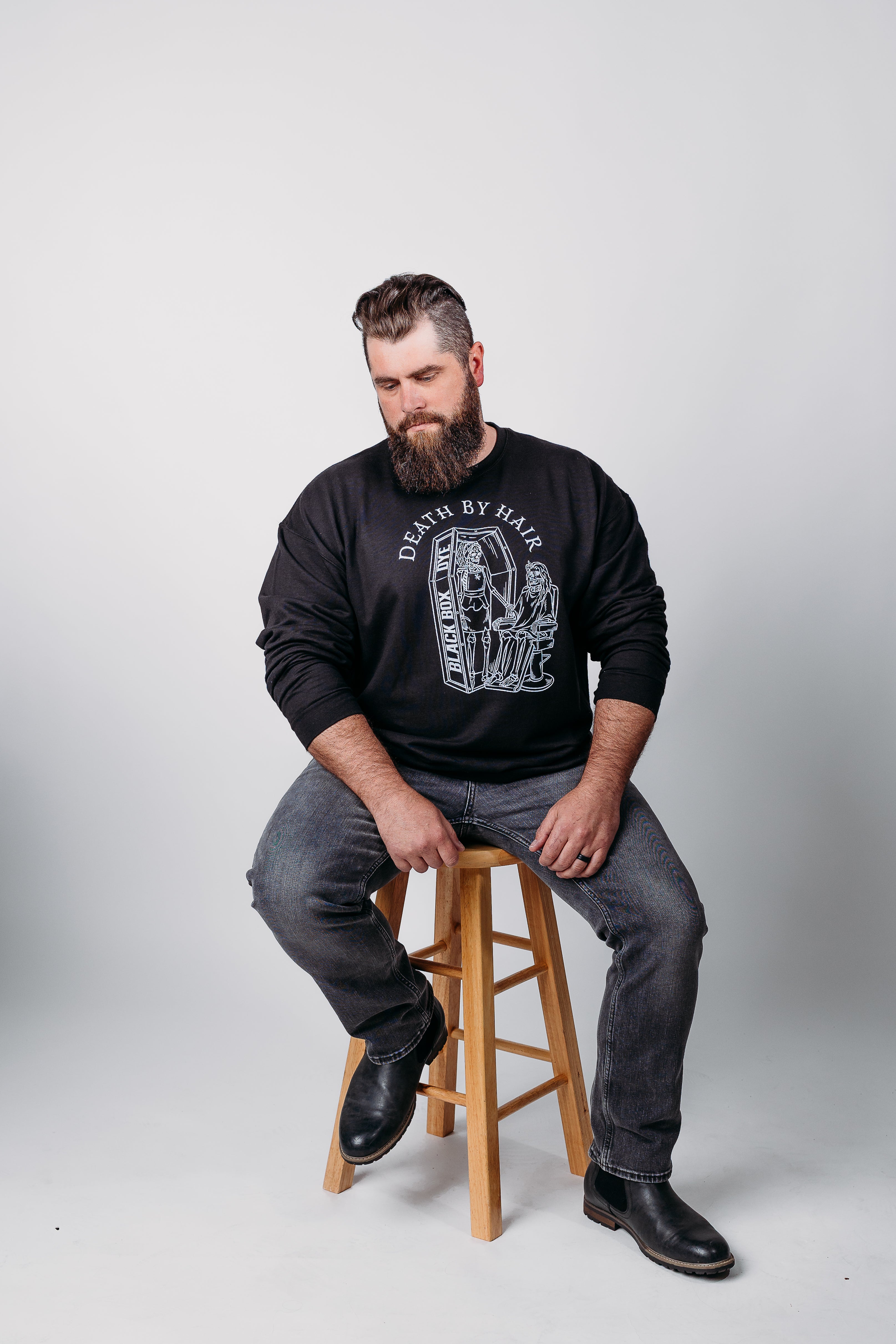 BLACK CREWNECK SWEATSHIRT BOX DYE